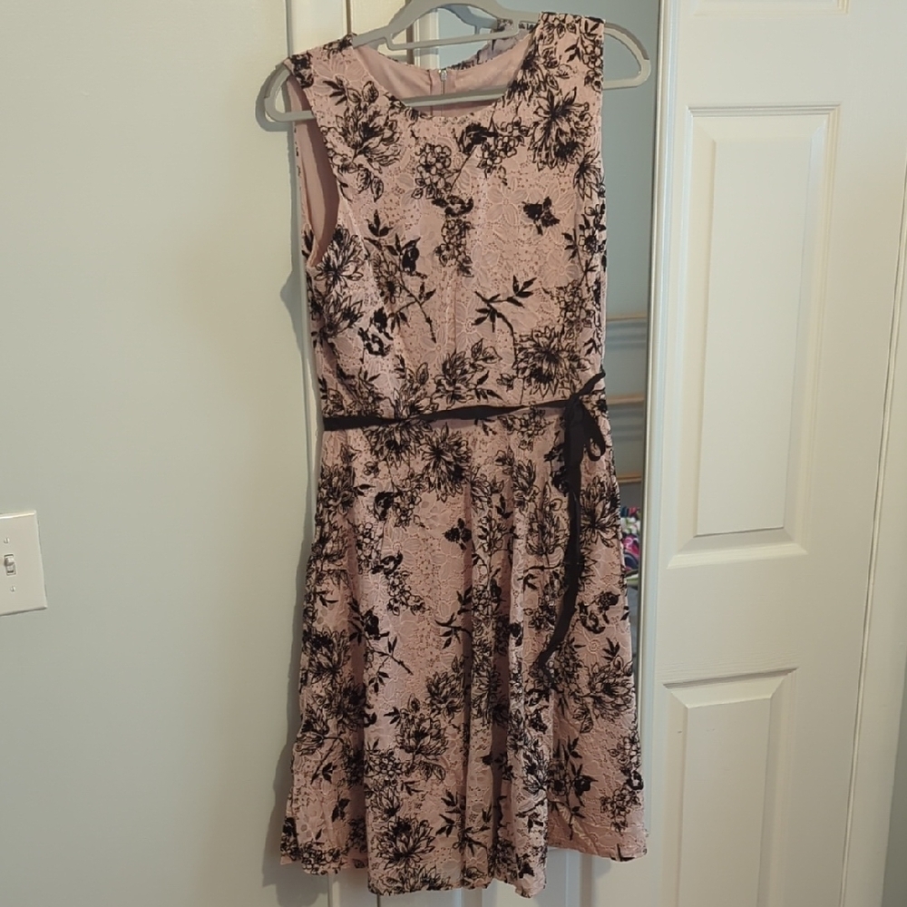 Floral Pink and Black Lace Sleeveless Dress